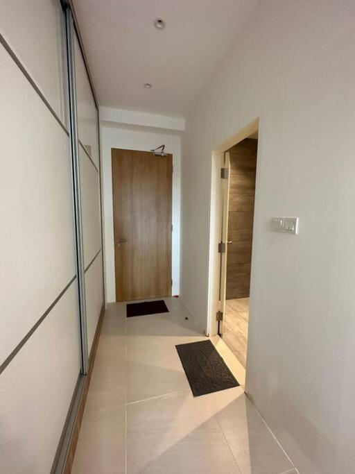 A.r Riverine Diamond Apartment Kuching